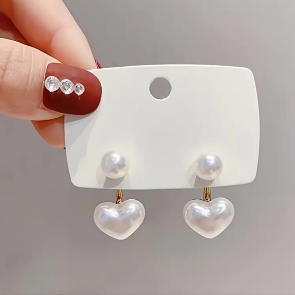 Pearl Heart Earrings - Picture 1 of 7